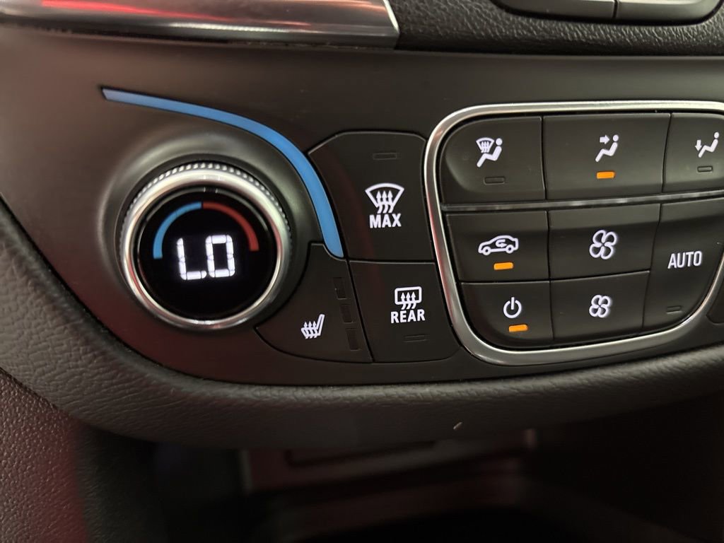 Used 2023 Chevrolet Equinox LT image 40