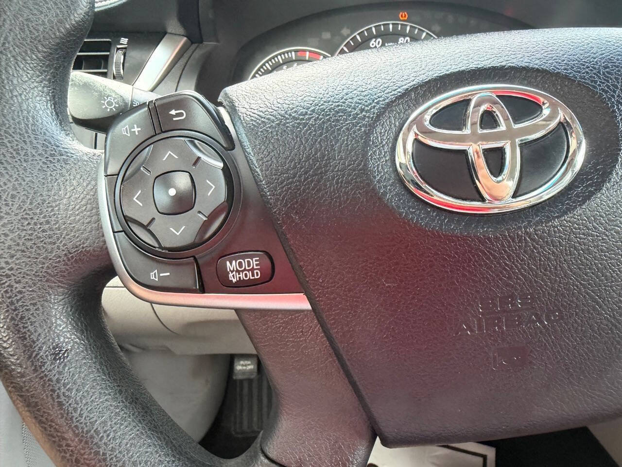 Used 2012 Toyota Camry LE w/ Preferred Accessory Pkg FWD image 33