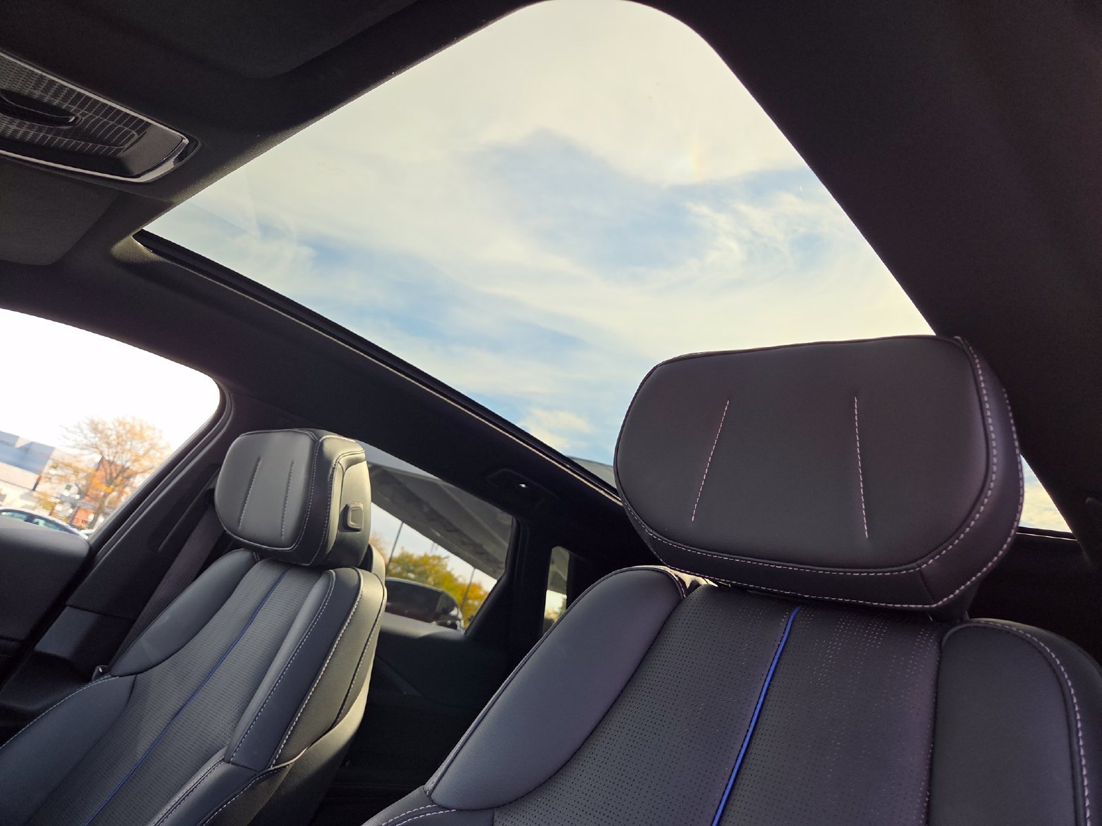 Certified 2024 Cadillac Lyriq Sport AWD/4WD image 2