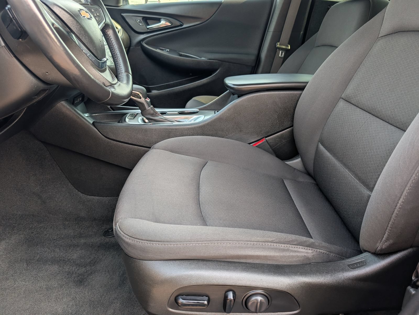 Used 2021 Chevrolet Malibu RS FWD image 15