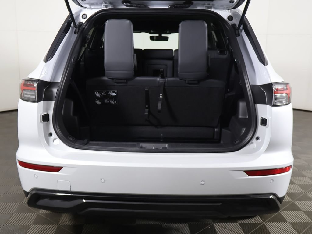 New 2026 Mitsubishi Outlander LE AWD/4WD image 17