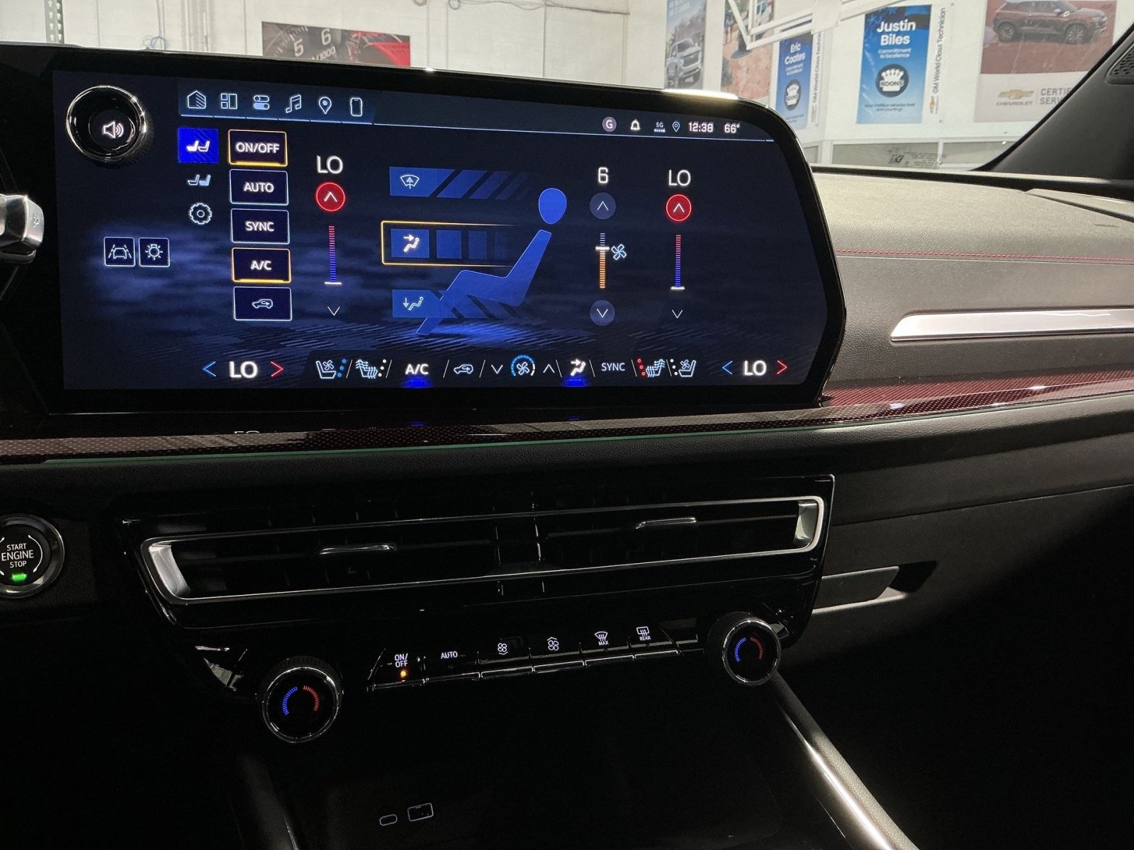 New 2026 Chevrolet Traverse RS w/ LPO, Floor Liner Package FWD image 22