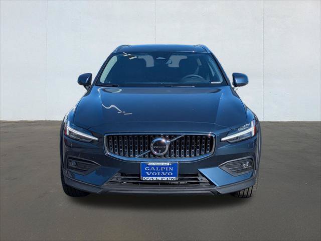 New 2026 Volvo V60 B5 Cross Country Plus w/ Protection Package Premier AWD/4WD image 4