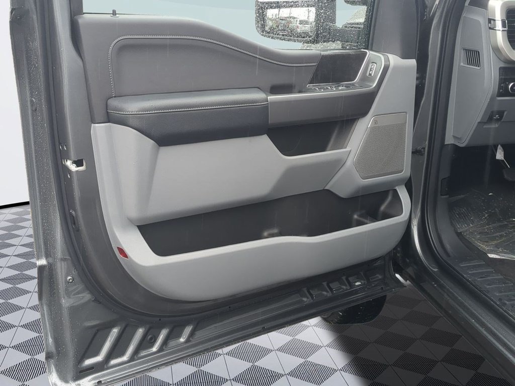 New 2026 Ford F250 XLT w/ XLT Premium Package AWD/4WD image 9