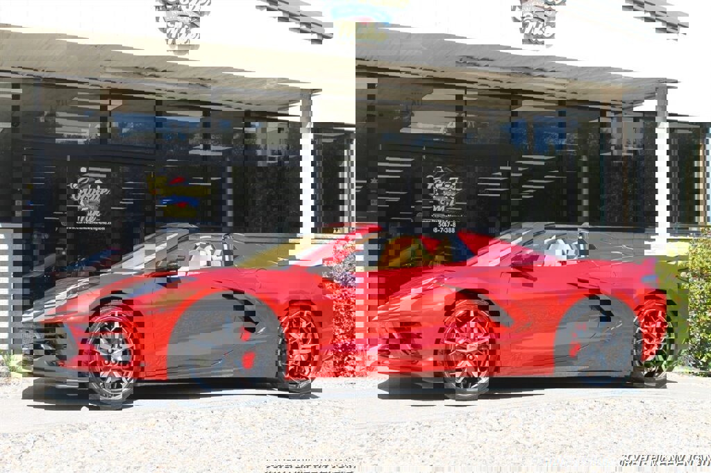 Used 2021 Chevrolet Corvette Stingray Premium Conv w/ Z51 Performance Package image 3