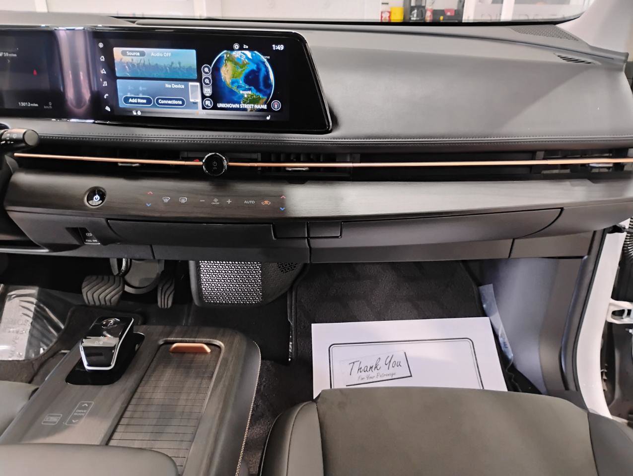 Used 2024 Nissan Ariya AWD image 35