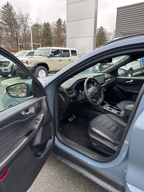 Used 2023 Ford Escape ST-Line Elite w/ Premium Technology Package AWD/4WD image 15