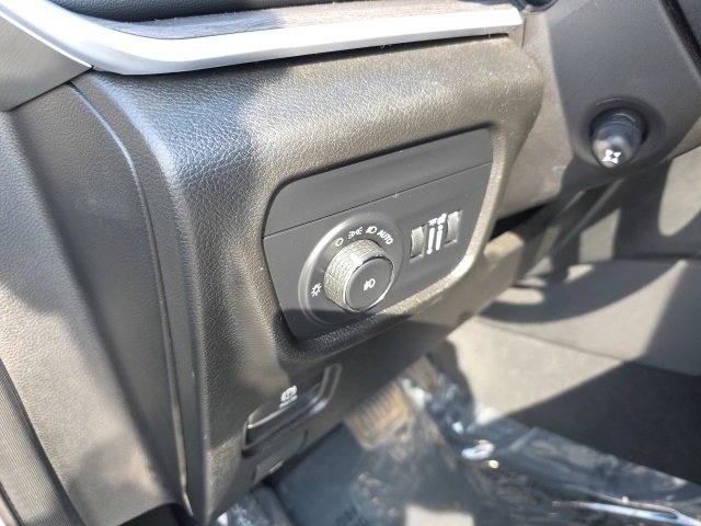 Used 2024 Jeep Grand Cherokee L Limited w/ Luxury Tech Group II image 17