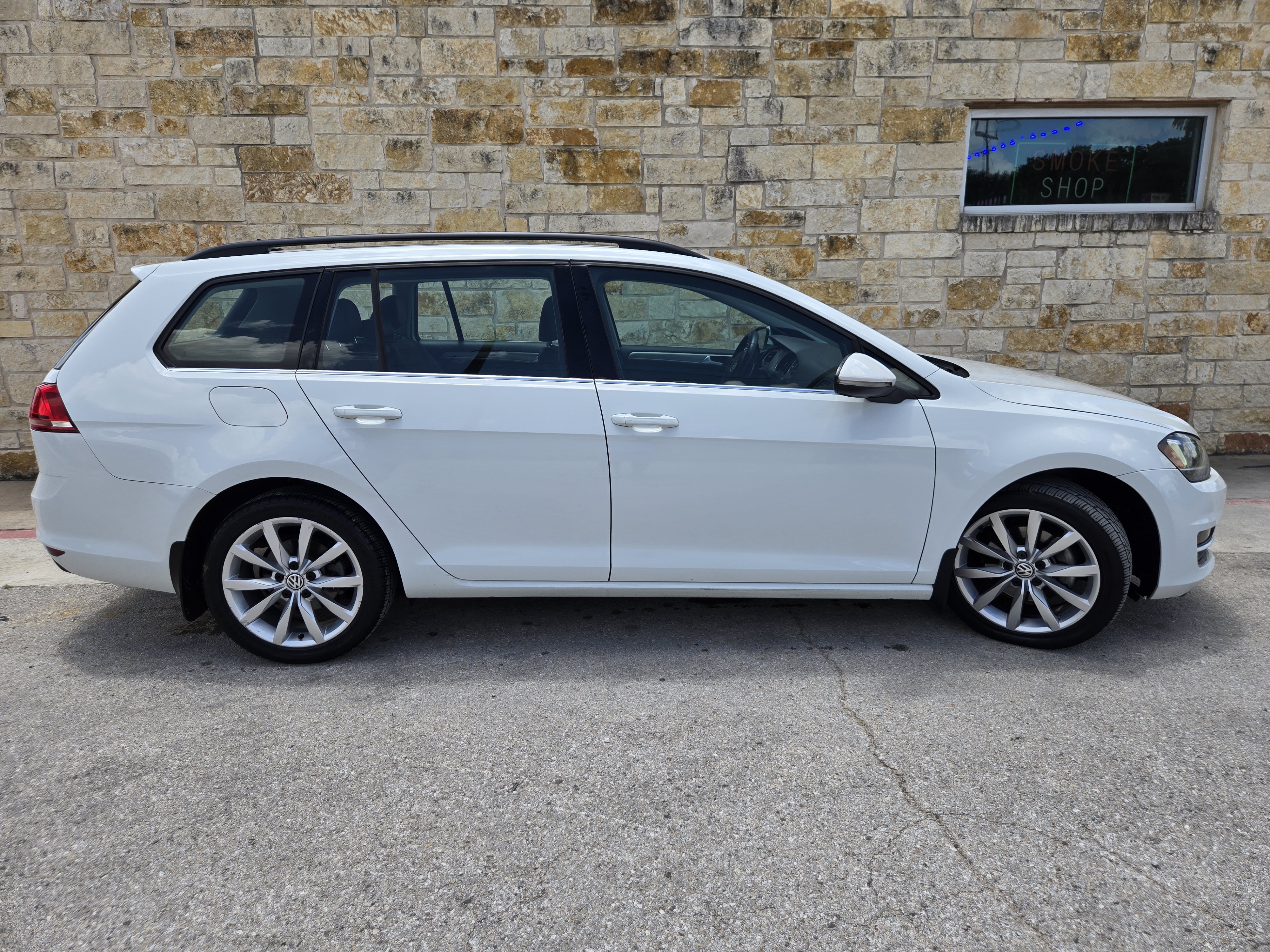 Used 2015 Volkswagen Golf SE w/ Lighting Package FWD image 18