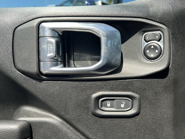 Used 2022 Jeep Gladiator Sport AWD/4WD image 32