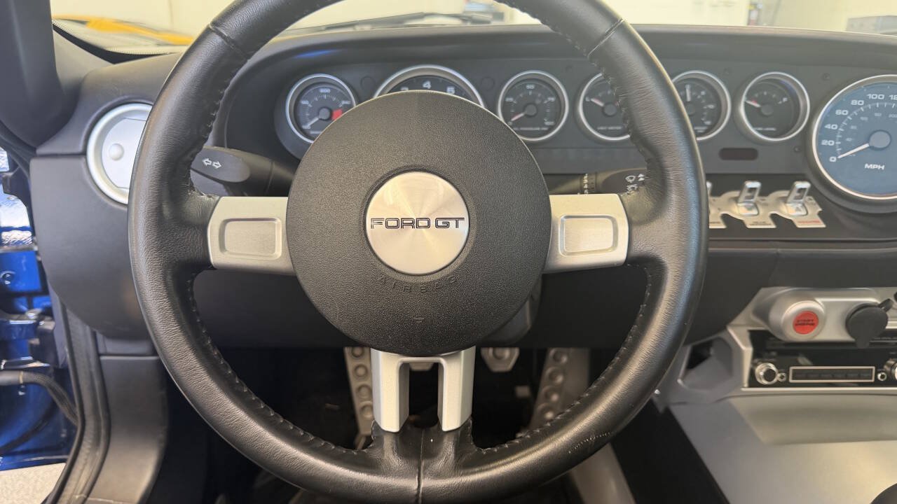 Used 2006 Ford GT RWD image 30