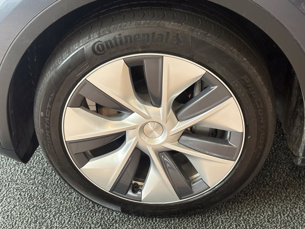 Used 2023 Tesla Model Y Long Range AWD/4WD image 12