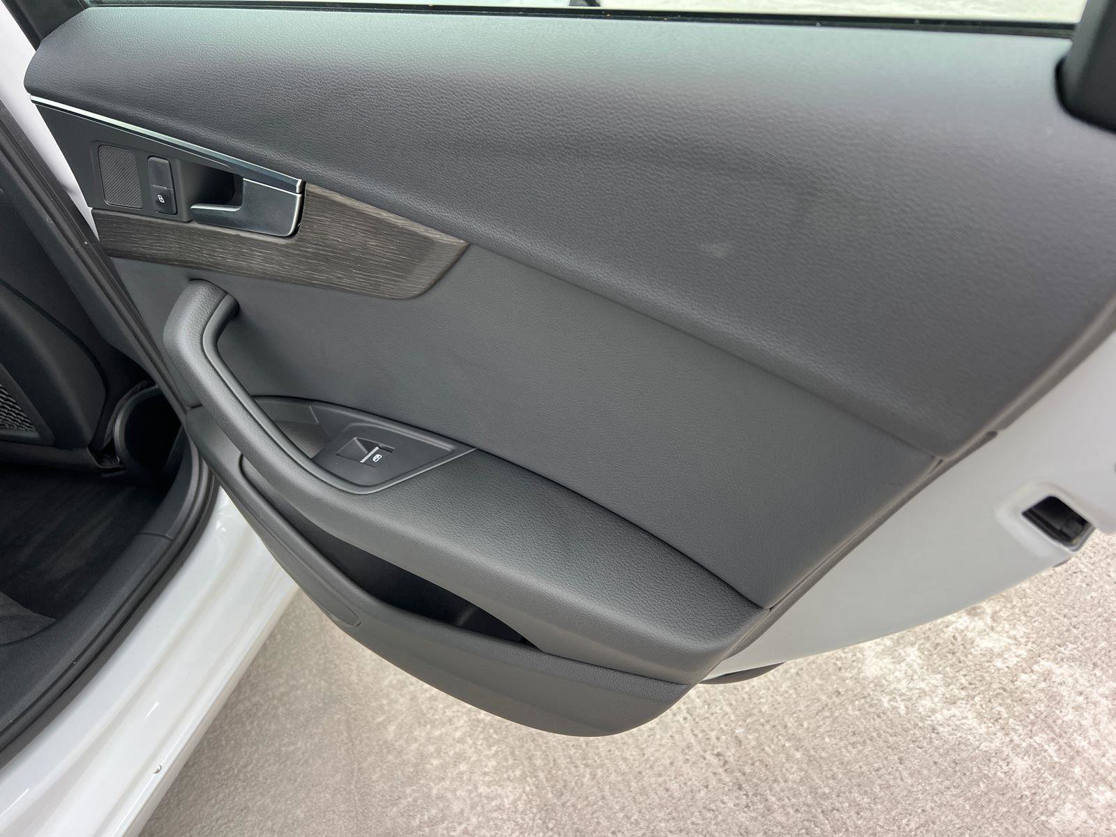 Used 2019 Audi A4 2.0T Premium image 16