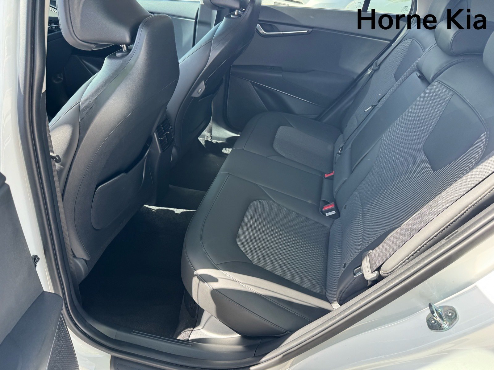 Certified 2024 Kia Niro EX FWD image 12