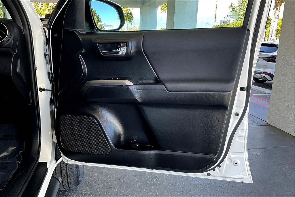 Used 2021 Toyota Tacoma TRD Off-Road w/ Technology Package image 29