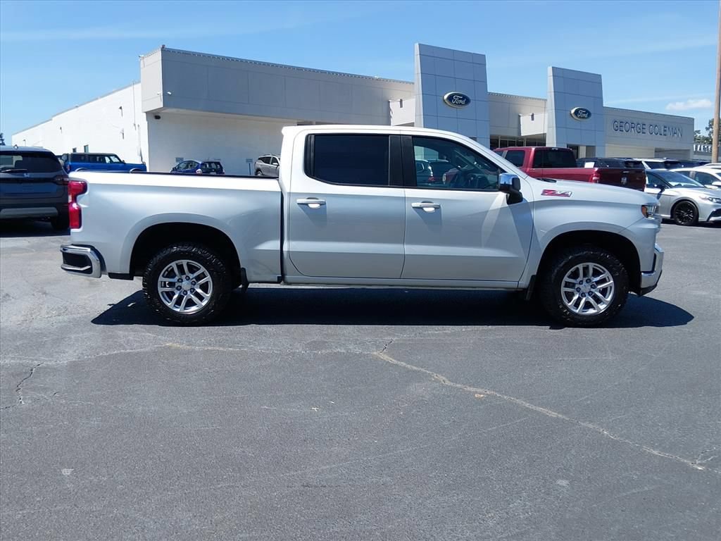 Used 2021 Chevrolet Silverado 1500 LT AWD/4WD image 3