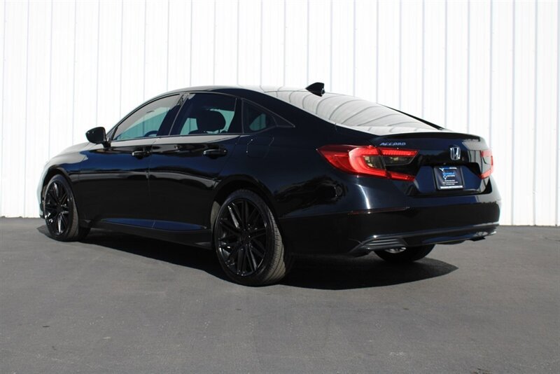 Used 2018 Honda Accord EX image 2