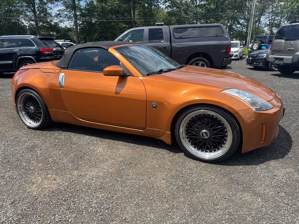 Used 2005 Nissan 350Z Touring RWD image 10