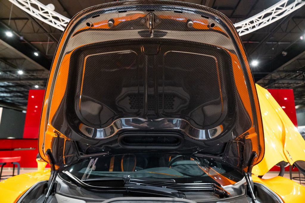 Used 2018 McLaren 720S RWD image 18