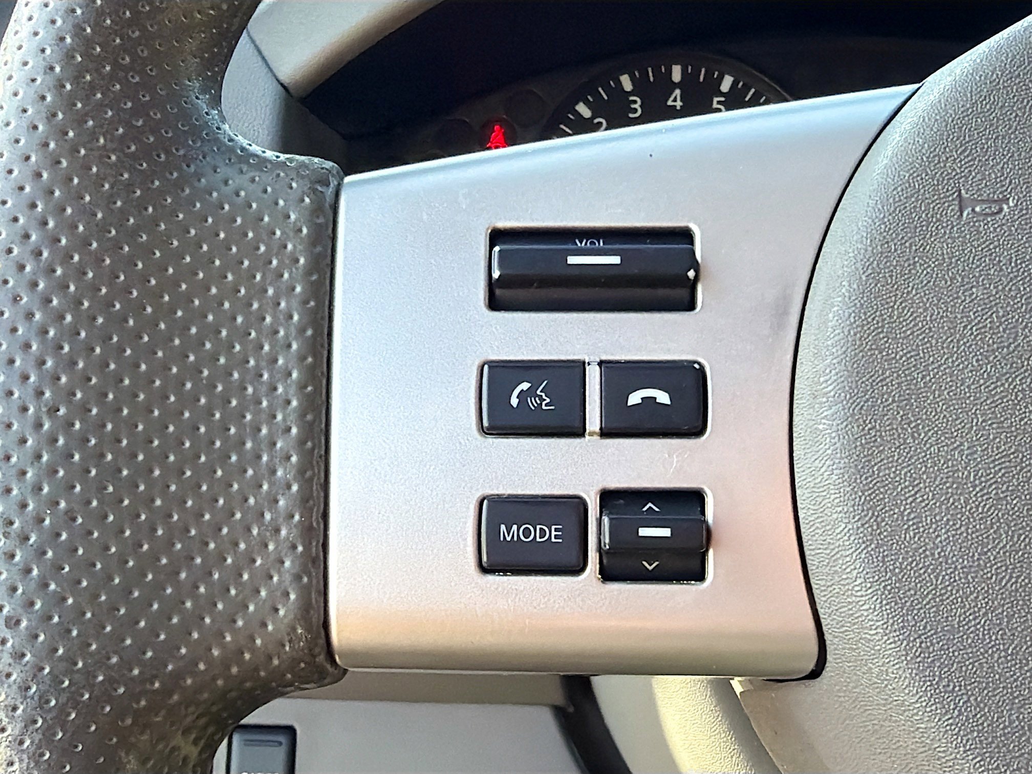 Used 2020 Nissan Frontier SV image 29