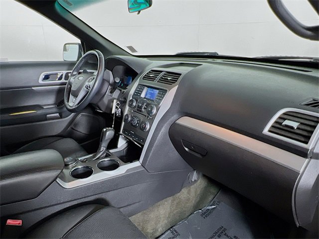 Used 2014 Ford Explorer XLT image 35