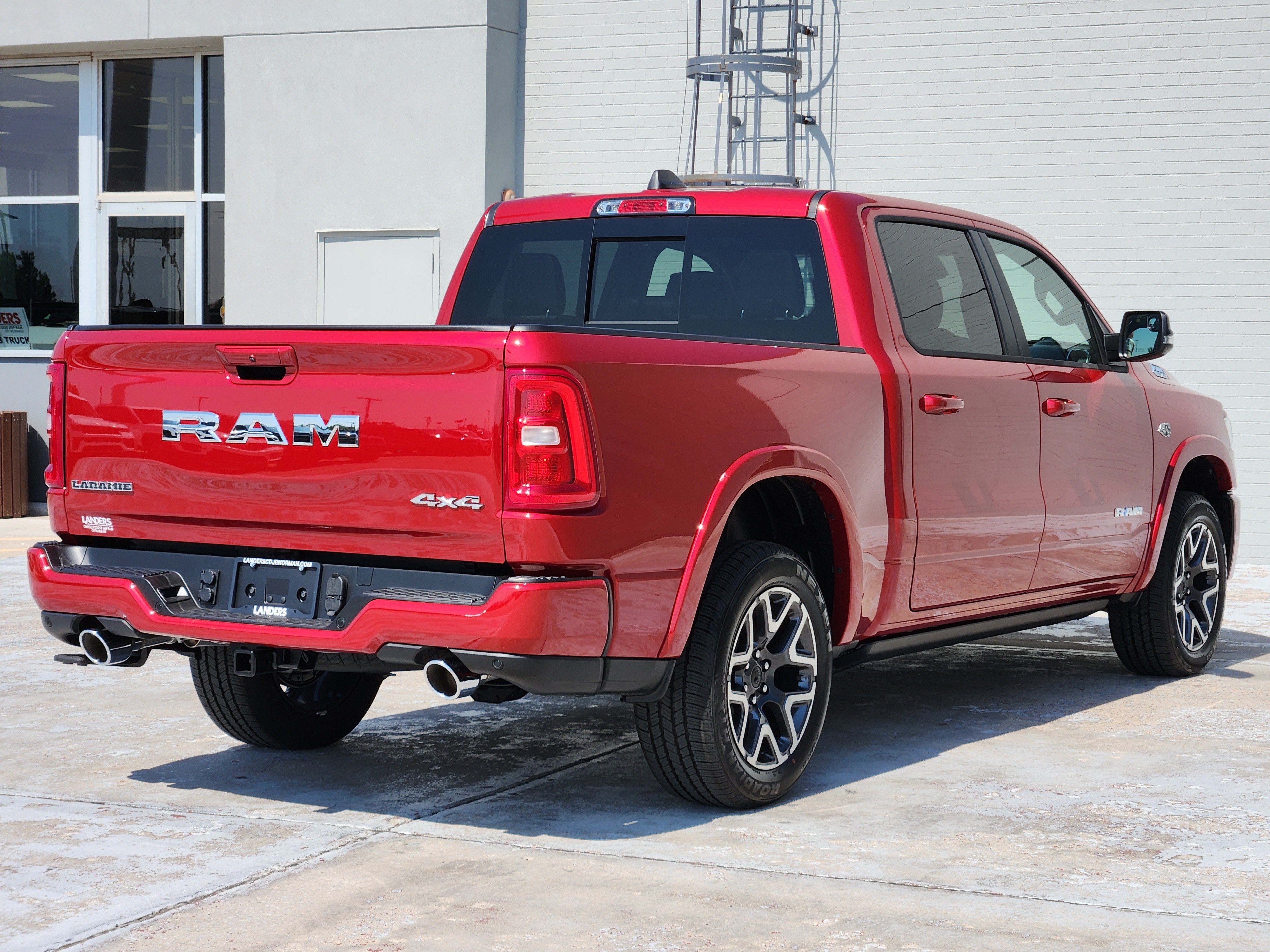 New 2027 RAM 1500 Laramie AWD/4WD image 3