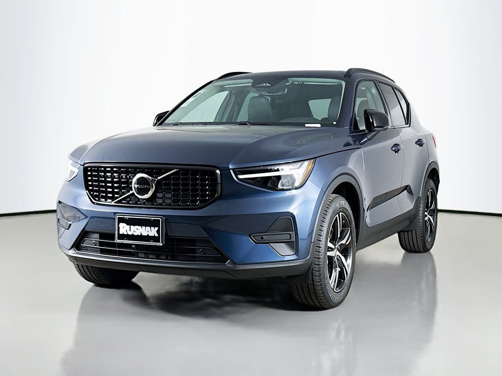 New 2026 Volvo XC40 B4 Core image 3
