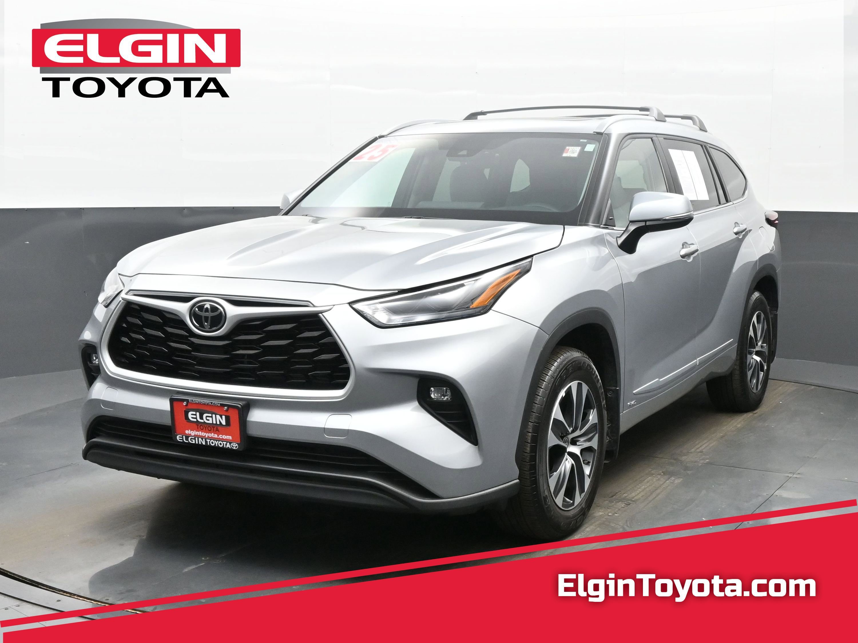 Used 2025 Toyota Highlander XLE AWD/4WD image 1