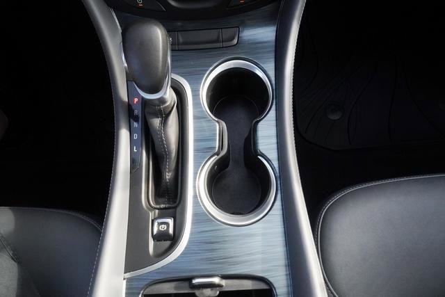 Used 2020 Buick Envision Premium w/ LPO, Road Trip Package image 23