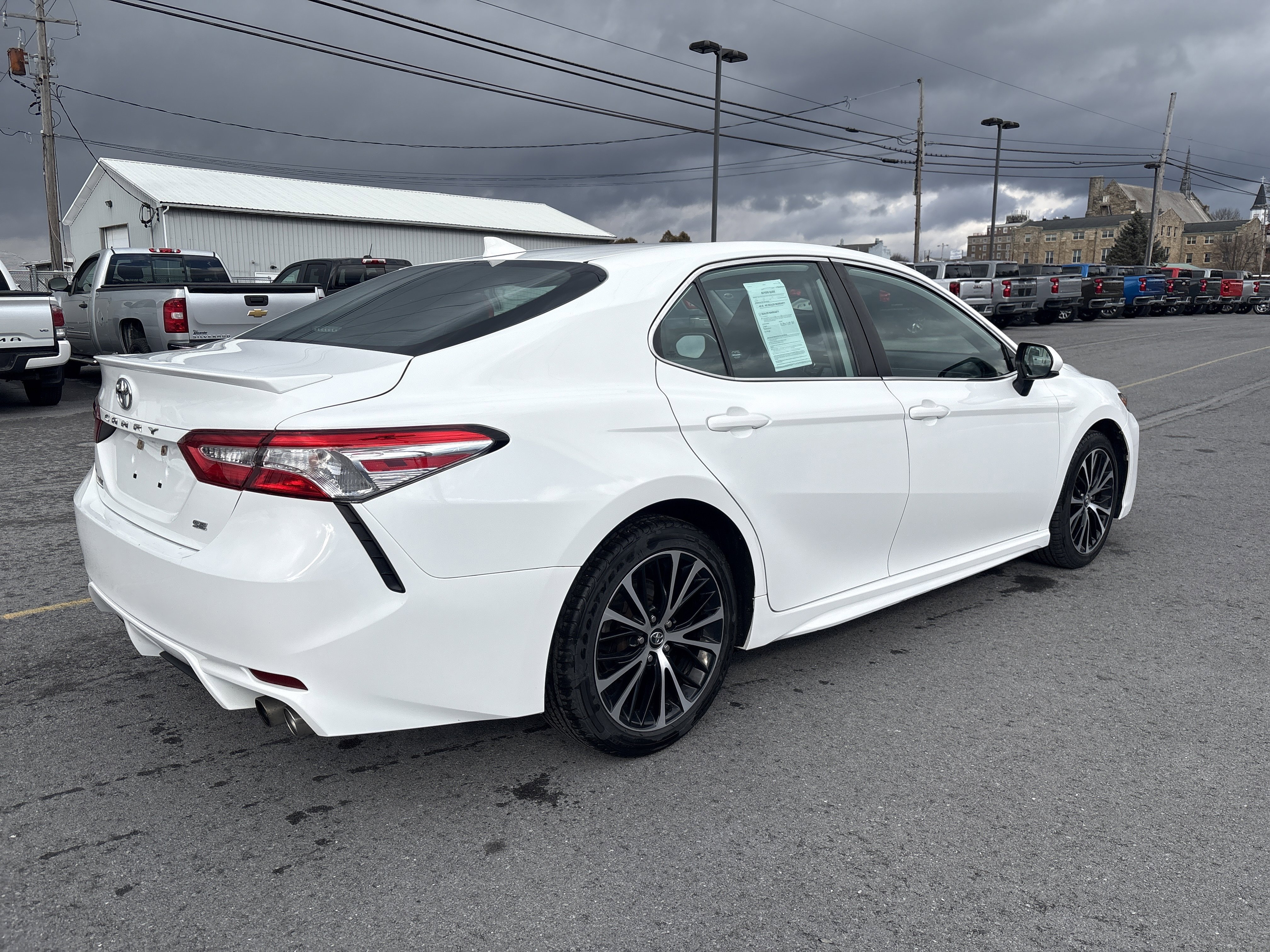 Used 2020 Toyota Camry SE video 2