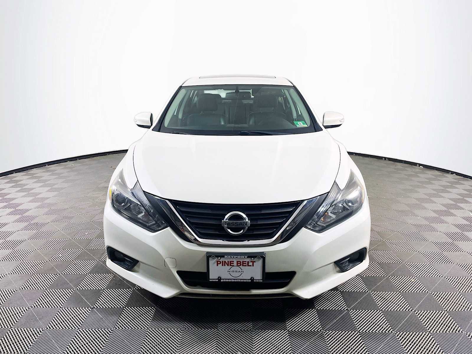 Used 2016 Nissan Altima 2.5 SL w/ 2.5 Technology w/LED Package image 2