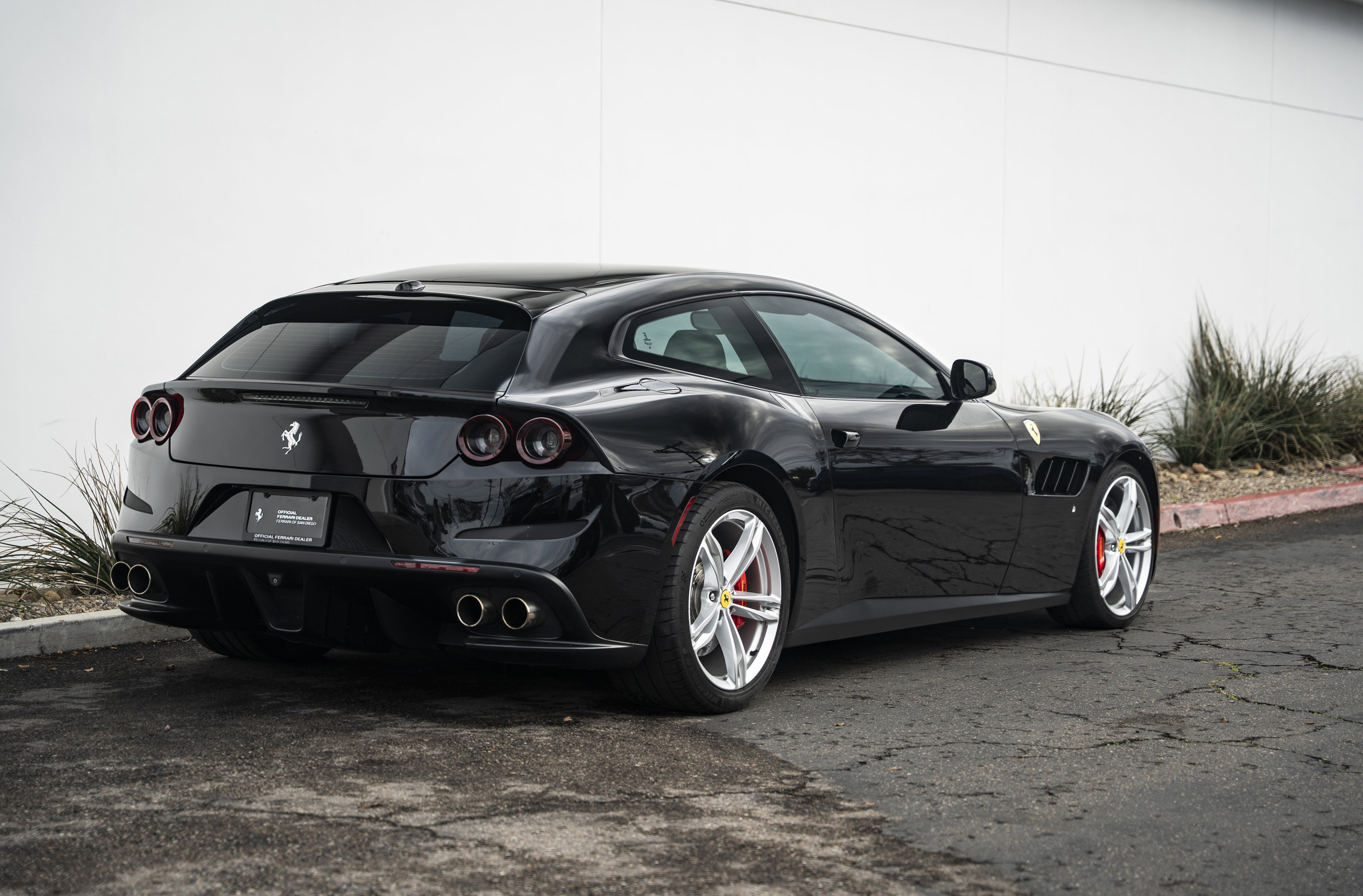 Certified 2018 Ferrari GTC4Lusso image 5