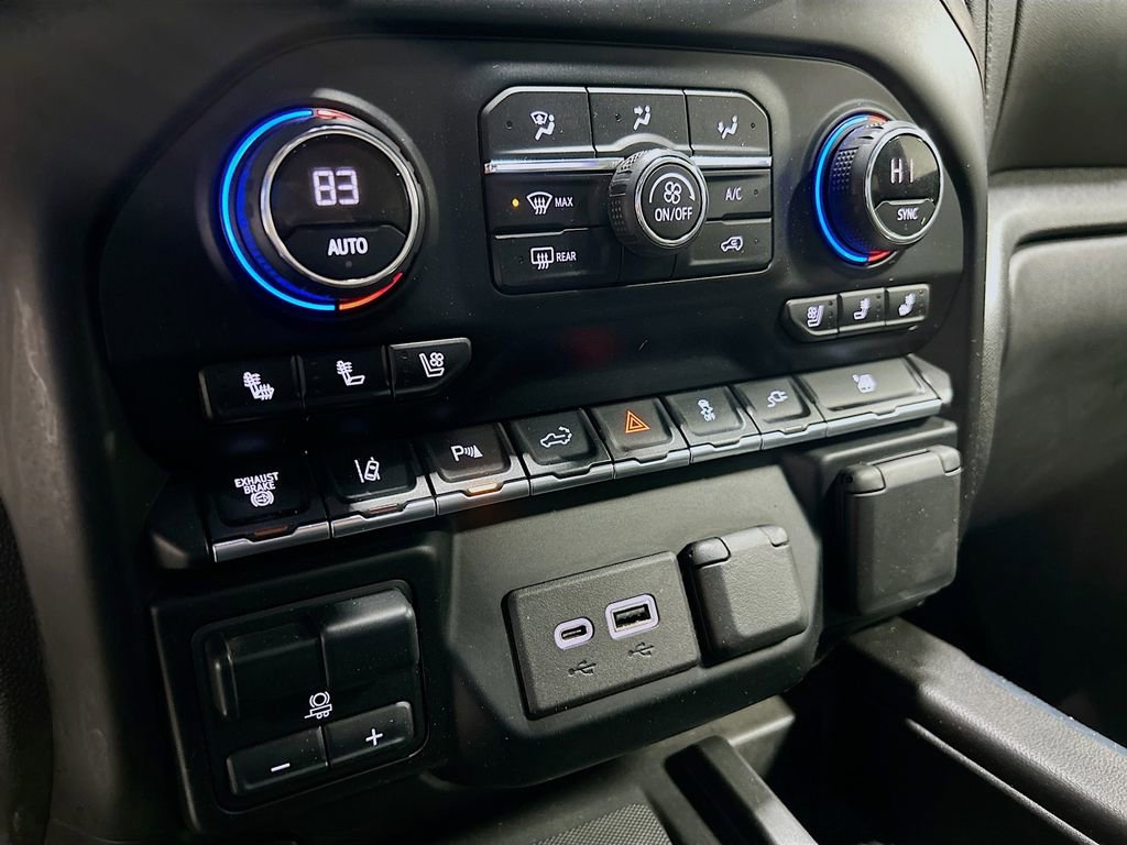 Used 2021 Chevrolet Silverado 2500 High Country image 16