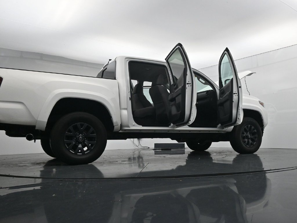 Used 2023 Toyota Tacoma SR5 AWD/4WD image 43