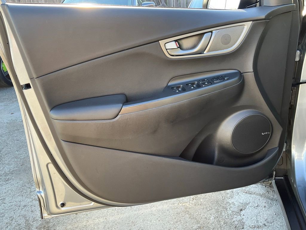 Used 2021 Hyundai Kona Ultimate image 22