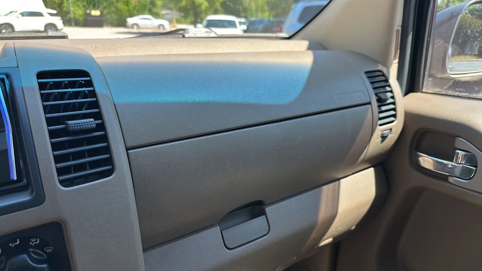 Used 2005 Nissan Frontier LE w/ (J01) Sunroof Pkg RWD image 34
