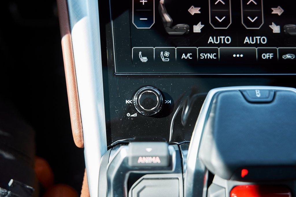 Used 2023 Lamborghini Urus S image 78