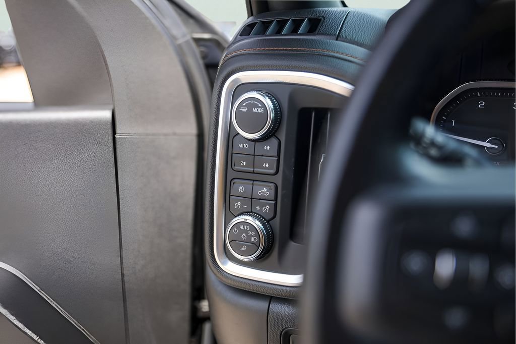 Used 2021 GMC Sierra 2500 AT4 w/ AT4 Premium Plus Package image 18