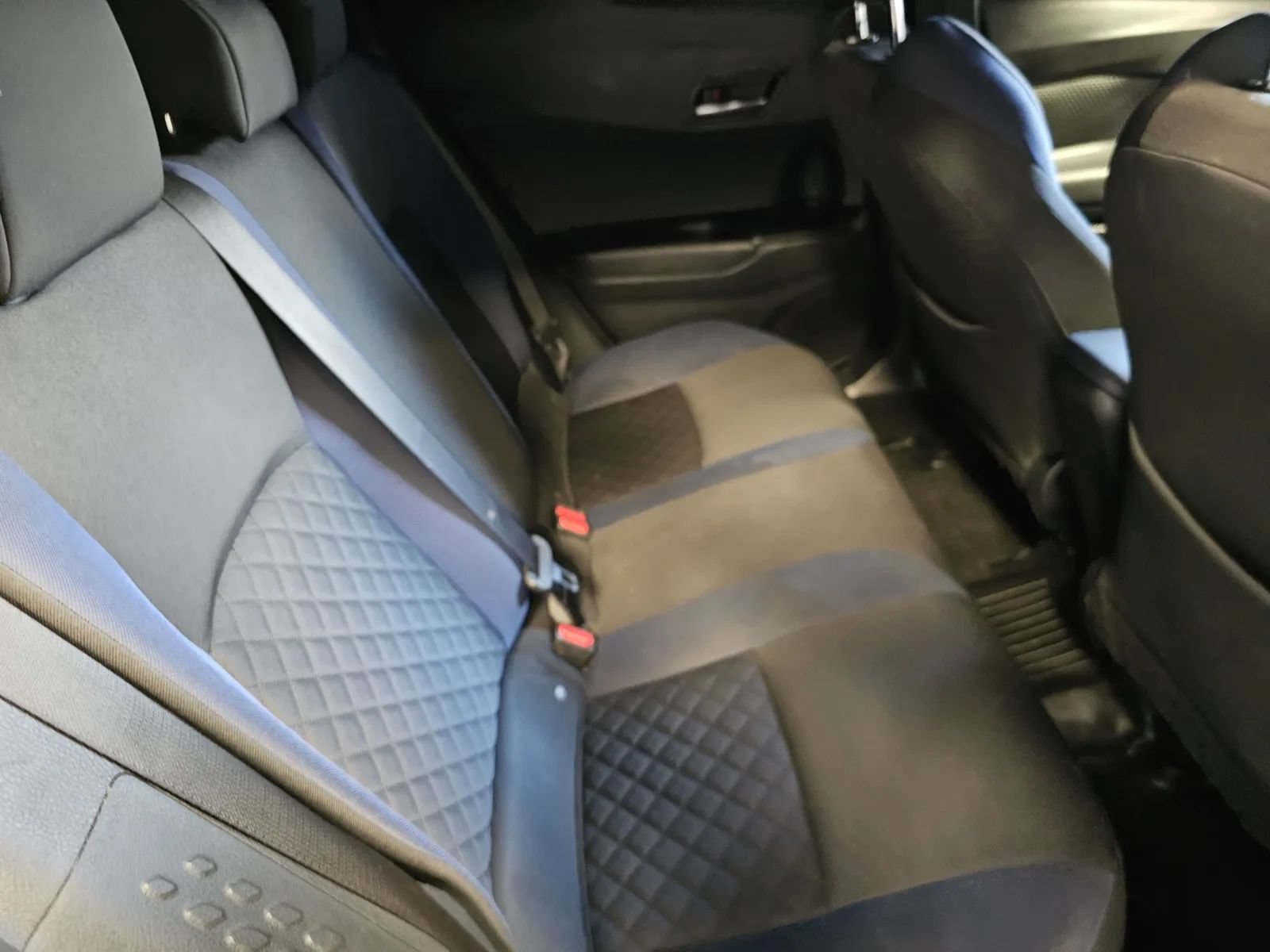 Used 2022 Toyota C-HR XLE FWD image 9