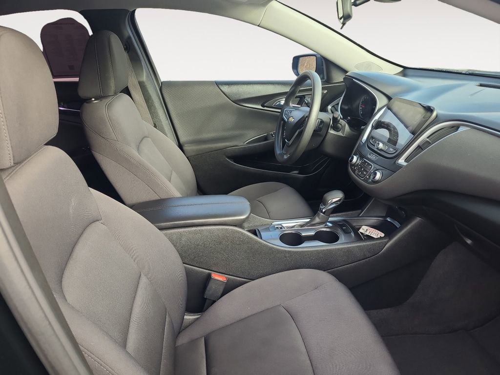 Used 2022 Chevrolet Malibu LT FWD image 15