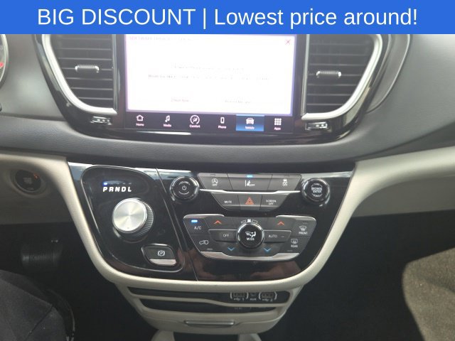 Used 2022 Chrysler Pacifica Touring-L FWD image 35