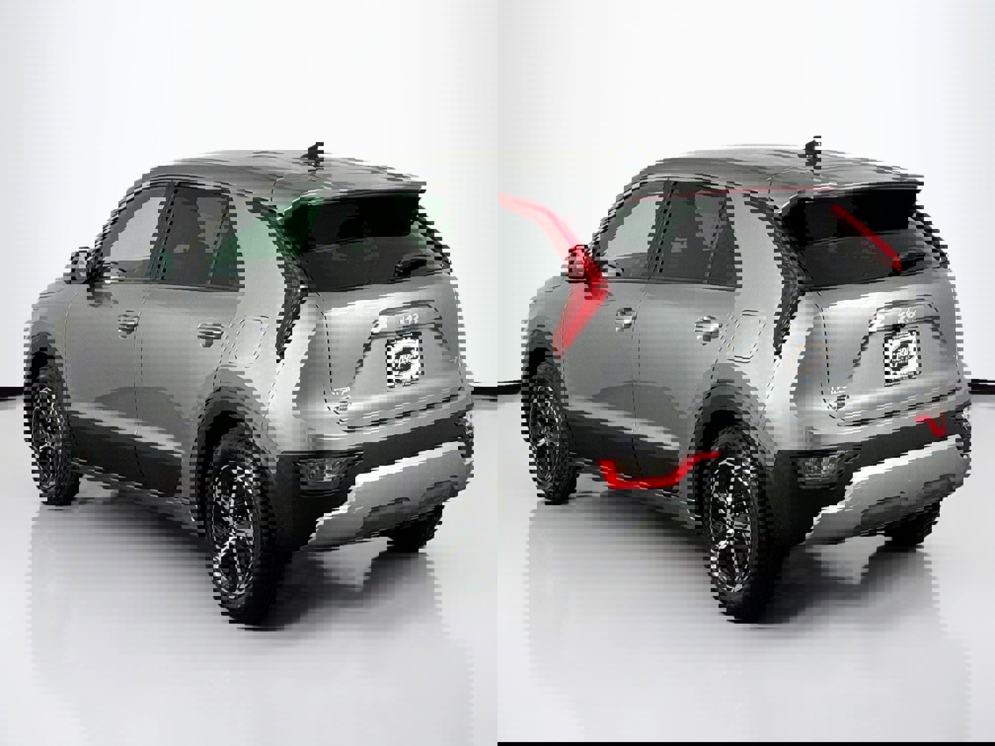 Used 2023 Kia Niro LX image 9