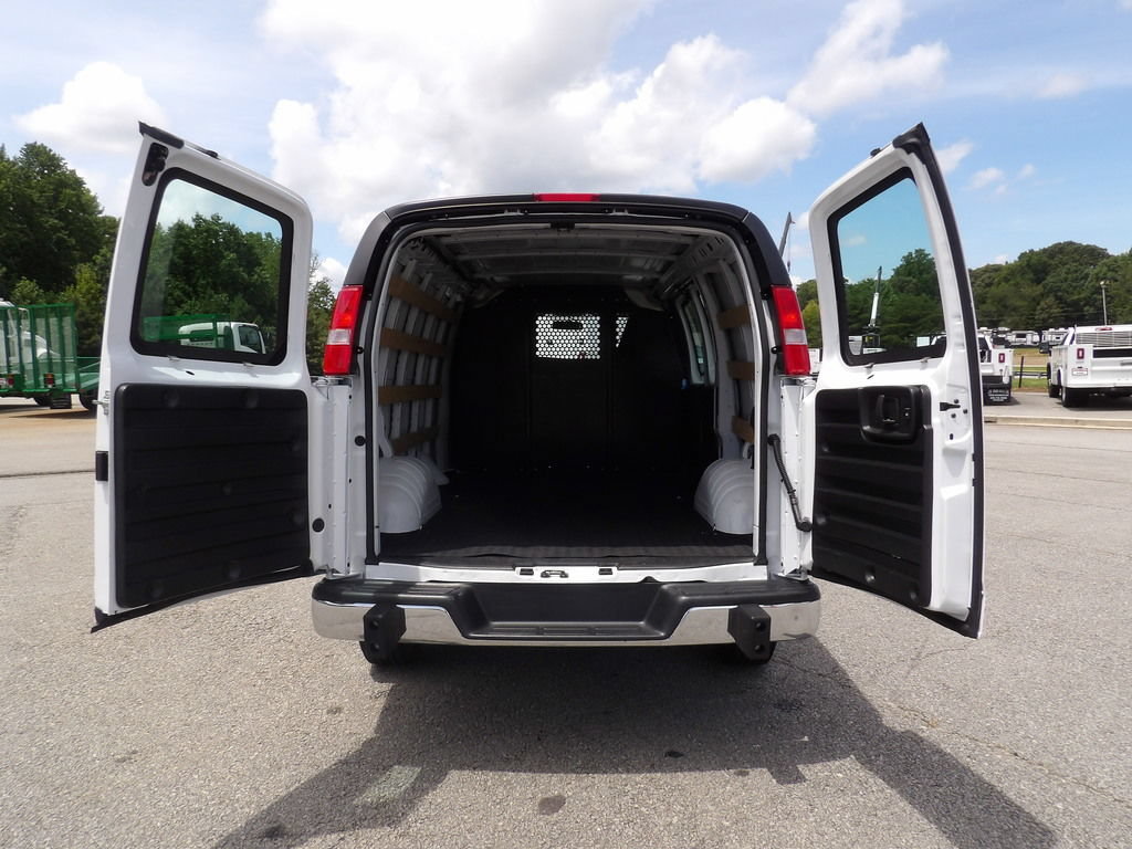 Used 2025 Chevrolet Express 2500 w/ Driver Convenience Package RWD image 42