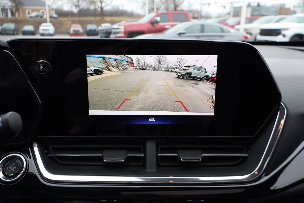 Used 2025 Chevrolet Trax RS w/ Sunroof Package image 20