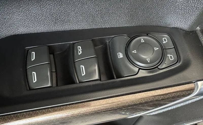 Used 2019 Chevrolet Silverado 1500 LT Trail Boss AWD/4WD image 39