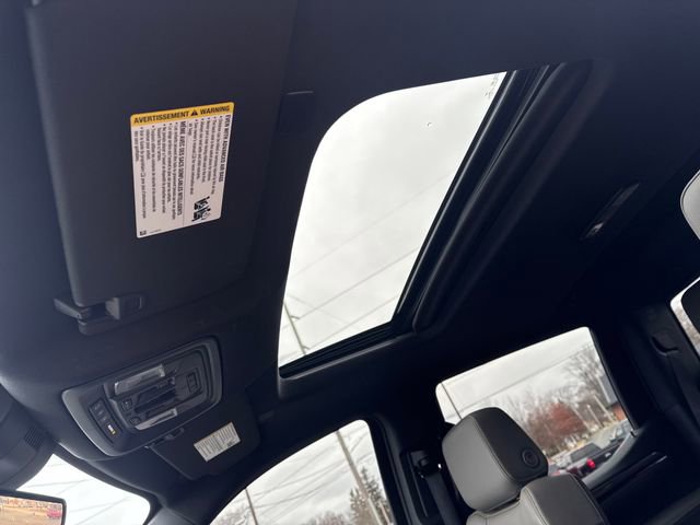 Used 2022 Chevrolet Silverado 1500 ZR2 w/ Technology Package image 3