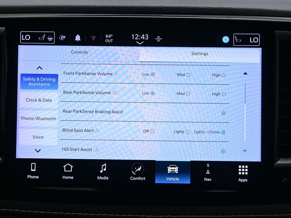 Used 2022 Chrysler Pacifica Touring-L w/ Uconnect Theater Family Group image 39