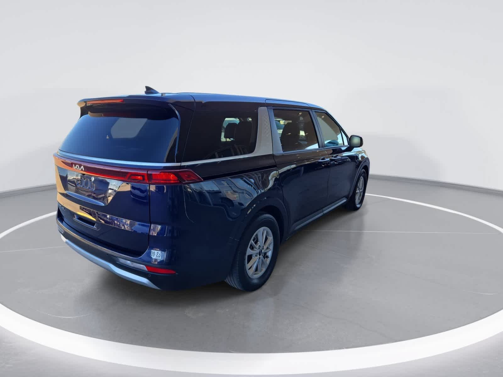 Used 2022 Kia Carnival LX FWD image 8