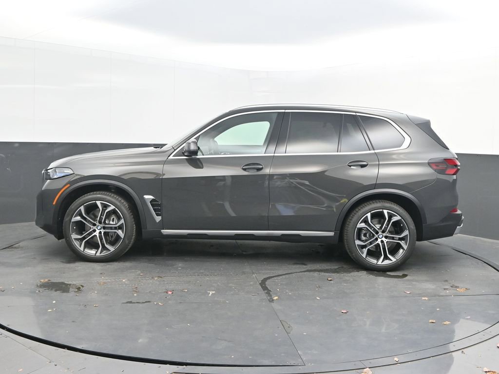 New 2026 BMW X5 sDrive40i w/ Parking Assistance Package RWD image 2