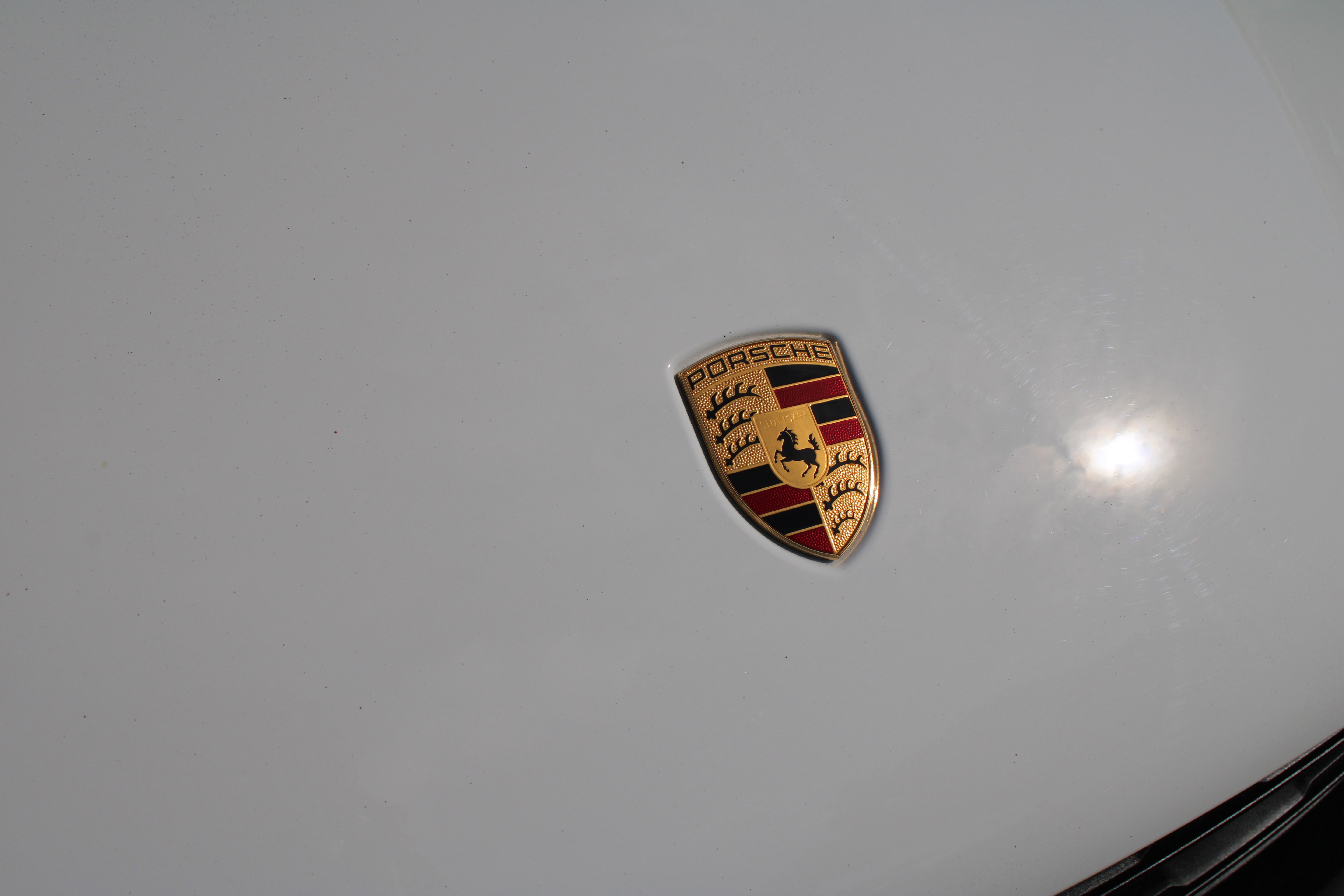 Certified 2025 Porsche Macan Turbo image 13